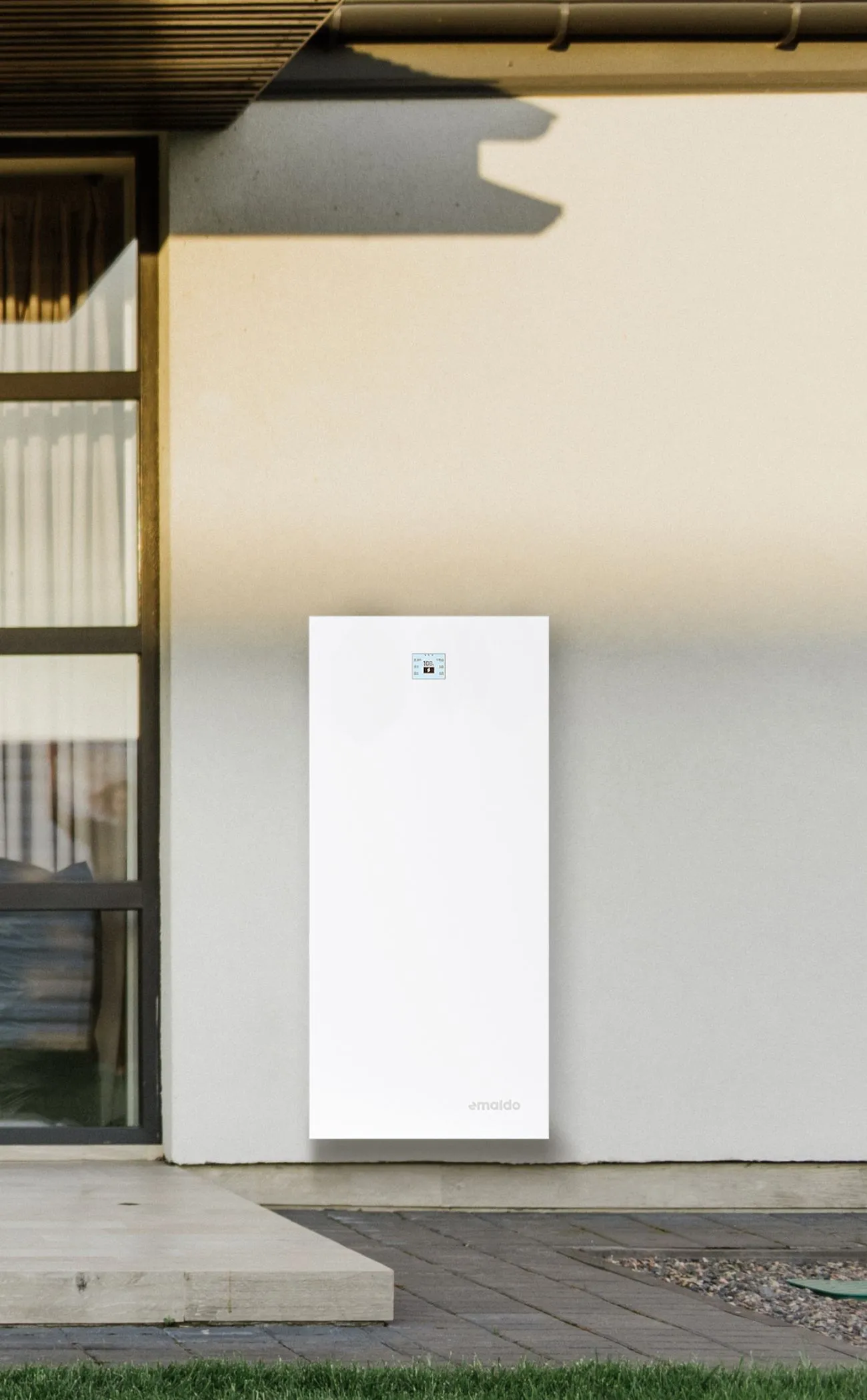 emaldo power core outside with family mobile